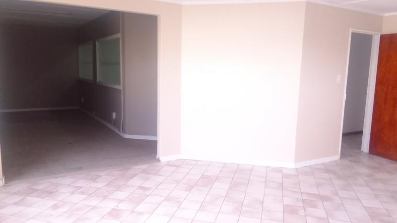 To Let commercial Property for Rent in Klipkop Western Cape